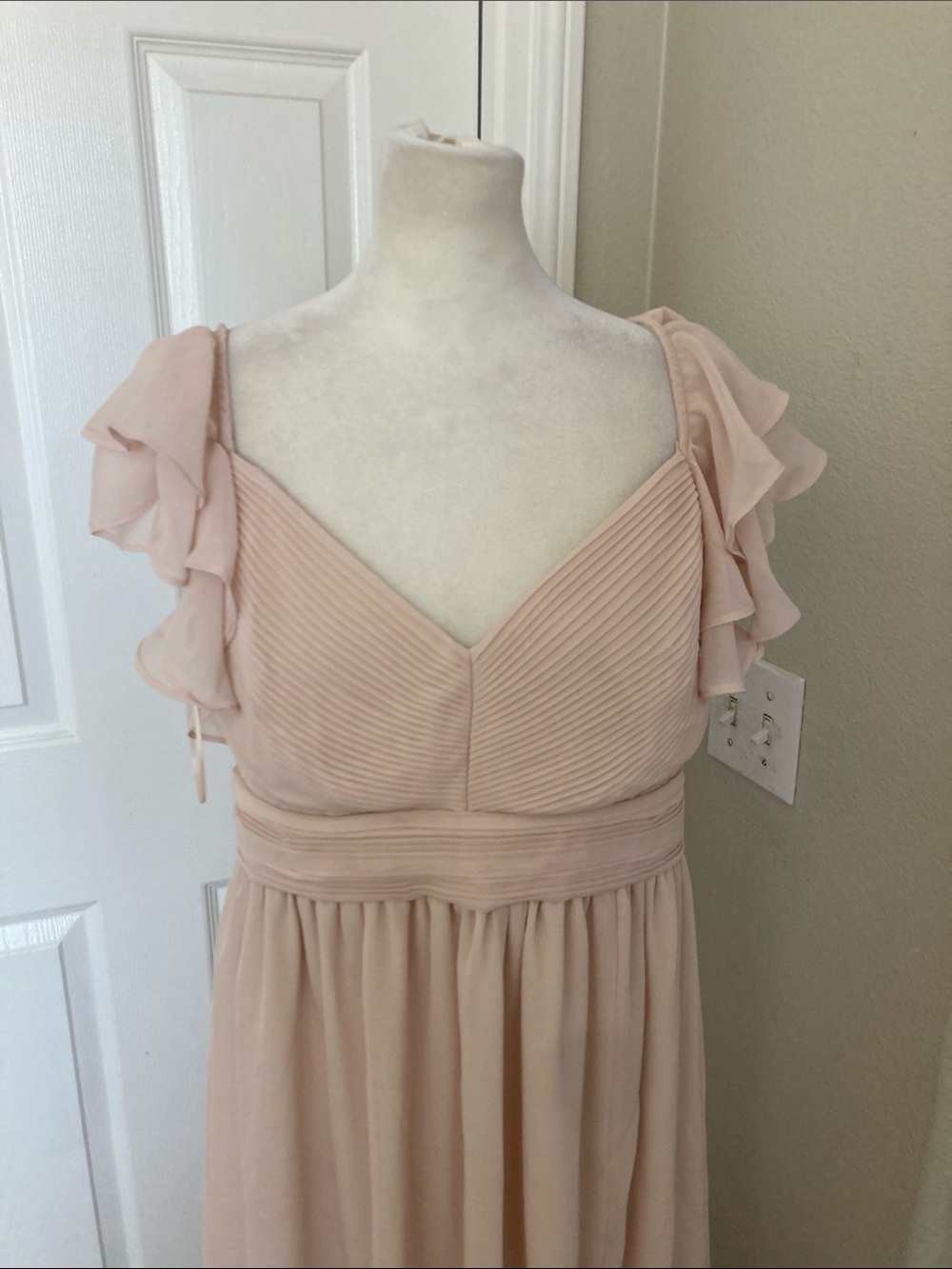 Birdy Gray Champagne Ruffled Maxi Dress Sz L - Picture 3 of 7